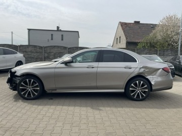Mercedes Klasa E W214 Sedan 2.0 220d 197KM 2023 Mercedes E 220 PL AMG Diesel 4Matic Kamera Skóra, zdjęcie 4