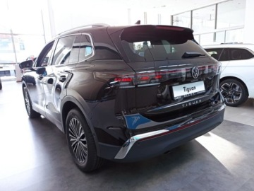 Volkswagen Tiguan III 2025 Volkswagen Tiguan Elegance 1,5 eHybrid DSG 6Masaz fotelaKamaeraApp connect, zdjęcie 8