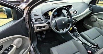 Renault Megane III Grandtour 1.6 16v 100KM 2010 Renault Megane 1.6 16V benzyna NISKI PRZEBIEG klimatyzacja super OKAZJA, zdjęcie 31