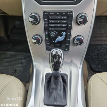 Volvo XC70 II Kombi Facelifting 2.0 D4 DRIVE-E 181KM 2014 Volvo XC 70 Volvo XC 70 D4 Geartronic Momentum 2.0 Diesel 181KM, zdjęcie 30