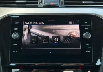 Volkswagen Passat B8 Variant Facelifting 2.0 TDI SCR 200KM 2022 Volkswagen Passat Elegance Pakiety, ACC, LED Matrix, ergoComfort z masaze, zdjęcie 17