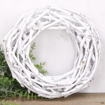 Белый венок ринго из палочек, 30 см.