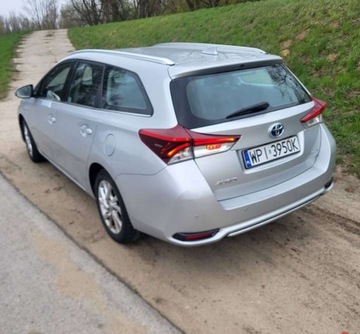 Toyota Auris II 2018 Toyota Auris Toyota Auris Touring Sports 1,8 Hybrid - serwisowana, okazja, zdjęcie 3