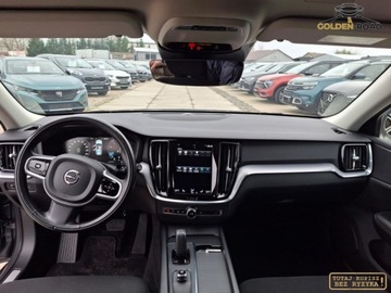Volvo V60 II  2021 Volvo V60 2,0 B3 163KM R DESIGN alu navi kamera hak grz.fot oplacony 2.0, zdjęcie 12