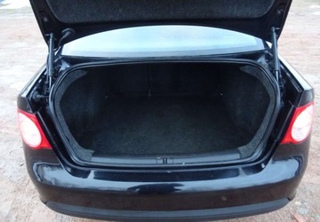 Volkswagen Jetta V 1.9 TDI 105KM 2006 Volkswagen Jetta 1.9tdi,klima,zarejestrowany 1.9 Diesel 105KM, zdjęcie 8