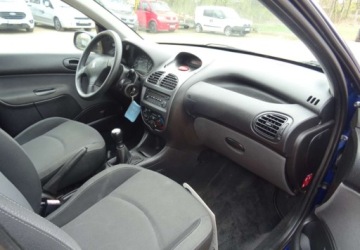 Peugeot 206 Hatchback 1.4 i 75KM 2008 Peugeot 206 1.4ben,klima,el.szyby,oplanony 1.4 Benzyna 75KM, zdjęcie 8