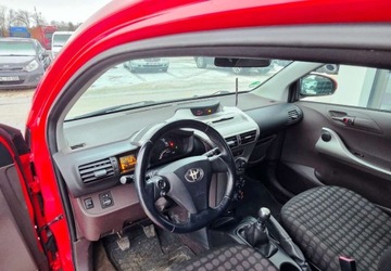 Toyota iQ 1.0 VVT-i 68KM 2009 Toyota iQ 1,0 Ben Klima Benzyna 68KM, zdjęcie 4