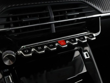 Peugeot 2008 II SUV 1.2 PureTech 130KM 2020 Peugeot 2008 Allure automat virtual kamera, zdjęcie 26