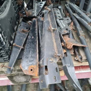 ACTROS MP 4 КРЕПЛЕНИЯ НА КОЛЕСНЫЕ АРКИ КРЫЛА