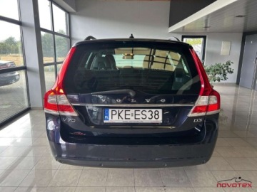 Volvo V70 III Kombi Facelifting 2.0 D3 DRIVE-E 150KM 2015 Volvo V70 D3 Polarklimatroniknavi USBnivomatalu16NOWE OPONYserwis w Volvo, zdjęcie 4