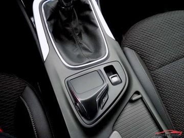 Opel Insignia I Sports Tourer Facelifting 2.0 CDTI ECOTEC 130KM 2014 Opel Insignia COSMO 130 Navi Parkdistance 2.0 Diesel 130KM, zdjęcie 26