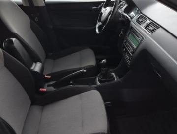 Skoda Rapid II Spaceback 1.6 TDI 105KM 2013 Skoda Rapid 1.6 TDI, Salon Polska, Klima, zdjęcie 8