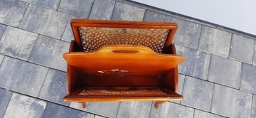 Стильная газетница с рафией, красивая для газет из рафии.