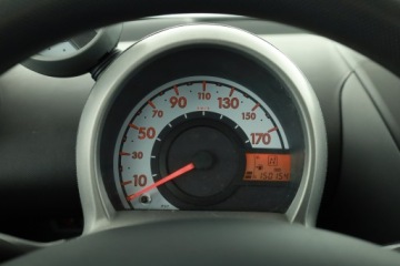 Peugeot 107 Hatchback 5d 1.0 12V 68KM 2011 Peugeot 107 1.0, Automat, Klima, zdjęcie 7