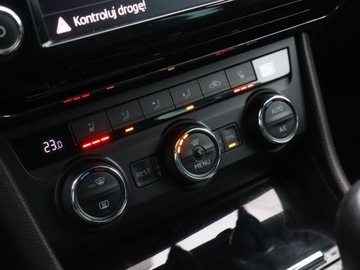 Skoda Superb III Kombi 2.0 TDI 190KM 2015 Skoda Superb 2.0 TDI, Salon Polska, 187 KM, Skóra, zdjęcie 14