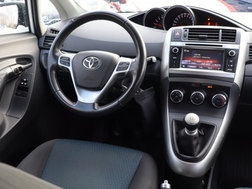Toyota Verso Minivan Facelifting 1.6 D-4D 112KM 2014 Toyota Verso 1.6 D-4D, Salon Polska, Serwis ASO, zdjęcie 6