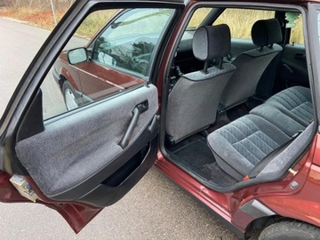 Volkswagen Passat B3 Sedan 2.0 115KM 1990 Volkswagen Passat Volkswagen Passat B3 Automat Sedan Welur Bordo Super Sta, zdjęcie 28