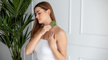 KAMIEŃ GUA SHA DO MASAŻU JADEITOWY PŁYTKA NA ZMARSZCZKI UJĘDRNIAJĄCY EKO