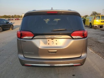 Chrysler Pacifica II 2017 Chrysler Pacifica Touring L Plus 2017 3.6l 3.6 Benzyna 287KM, zdjęcie 2