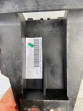 LOKETNÍ OPĚRKA KONZOLA STŘEDNÍ ČERNÁ BMW E87 E81 OEM EVROPA JEHLA JAKO