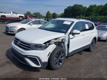 Volkswagen Tiguan II 2022 Volkswagen Tiguan 2022r, SE, 2.0T, 4x4 2.0 Benzyna 185KM, zdjęcie 1