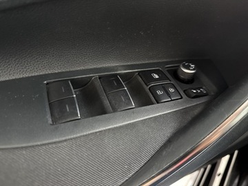 Toyota Corolla XII TS Kombi 1.8 Hybrid 122KM 2020 Toyota Corolla 1.8 Hybrid Comfort Seria E21 (2019-, zdjęcie 19