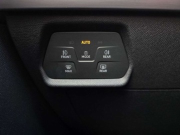 Seat Leon III Hatchback Facelifting 1.5 EcoTSI 130KM 2020 Seat Leon 1.5TSI 130KM FR Navi System Kamera cofania Pakiet ZIMOWY Oswietl, zdjęcie 1