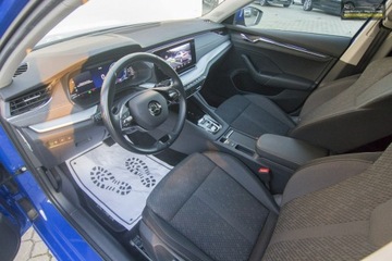 Skoda Octavia IV Liftback 1.5 TSI EVO 150KM 2023 Škoda Octavia Skoda Octavia LEDY / Kamera Cofania, zdjęcie 10