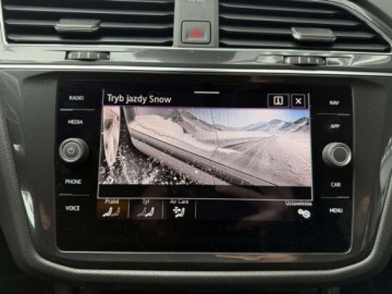 Volkswagen Tiguan II SUV Facelifting 2.0 TDI 150KM 2022 Volkswagen Tiguan 2.0 TDI 150KM 4x4 DSG MATRIX Kamera360 Hak Niski Przebie, zdjęcie 33