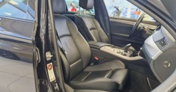 BMW Seria 5 F10-F11 Limuzyna 550i 407KM 2013 BMW Seria 5 550i Salon PL x-drive 408KM Aktywny wydech F10 4.4 Benzyna, zdjęcie 9
