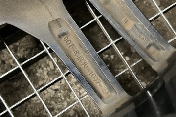 KOMPLET FELG FORD USA MUSTANG CONVERTIBLE JR3C1007BA 2.3L GASOLINE 233KW