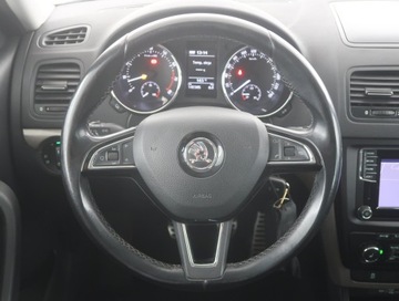 Skoda Yeti Outdoor 1.2 TSI 105KM 2015 Skoda Yeti 1.2 TSI, Salon Polska, Navi, Xenon, zdjęcie 14