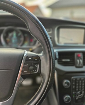 Volvo V40 II Cross Country D3 150KM 2013 Volvo V40 R-DESIGN D3 2,0 R5 150KM Automat 2.0 Diesel 150KM, zdjęcie 22