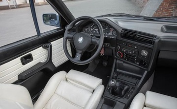 BMW Seria 3 E36 Sedan 325 i 192KM 1992 BMW Seria 3 3.0 i 231KM Skora BBS 2.5 Benzyna 192KM, zdjęcie 21