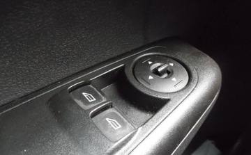 Ford Tourneo Courier I Mikrovan 1.5 TDCi 95KM 2016 Ford Tourneo Courier 2016r, Salonowy, 1.5 TDCI. Uszkodzony prawy przod i l, zdjęcie 8