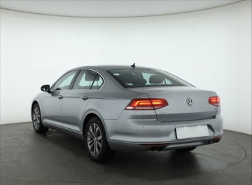 Volkswagen Passat B8 Limousine 1.8 TSI BlueMotion Technology 180KM 2017 VW Passat 1.8 TSI, Salon Polska, 1. Właściciel, zdjęcie 3