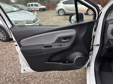 Toyota Yaris III Hatchback 5d Facelifting 1.33 Dual VVT-i 99KM 2014 Toyota Yaris 1.3 benz 99KM|Klima|Isofix|Salon PL|, zdjęcie 9
