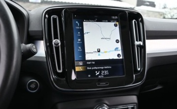Volvo XC40 Crossover 2.0 D3 150KM 2020 Volvo XC 40 2,0 D 150 KM Geartronic Nawigacja Kamera HARMAN 2.0 Diesel, zdjęcie 32