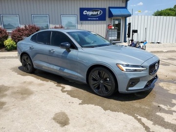 Volvo S60 III 2022 Volvo S60 B5 Momentum 2022 2.0l 2.0 Benzyna 247KM, zdjęcie 4