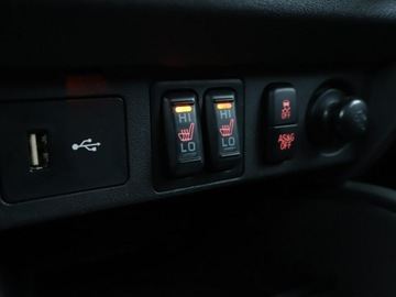 Mitsubishi ASX I SUV Facelifting 2019 2.0 150KM 2019 Mitsubishi ASX Kamera cofania Hak Klimatyzacja, zdjęcie 26