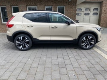 Volvo XC40 Crossover Facelifting 2.0 B4 197KM 2026 VOLVO XC40 B4 Plus Dark Suv 2.0 (211KM) 2026, zdjęcie 3