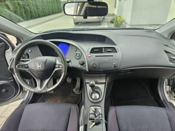 Honda Civic VIII Hatchback 3d 1.4 i-VTEC 100KM 2010 Honda Civic 1.4 100 KM Klima, Elektryka, Zadbany, zdjęcie 8