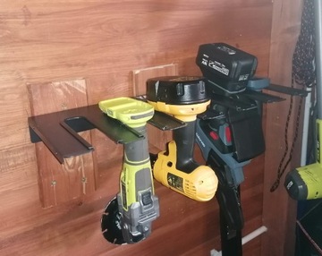 Держатель электроинструмента МЕТАЛЛИЧЕСКАЯ ПОЛКА ДЛЯ ЭЛЕКТРОИНСТРУМЕНТОВ 6 РОЗЕТОК YATO