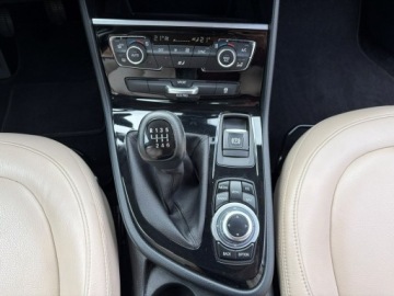 BMW Seria 2 F22-F23-F45-F46 Gran Tourer 218d 150KM 2015 BMW 218 2.0d 150 KM Skóry Hak odpinany, zdjęcie 25