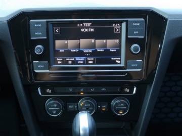 Volkswagen Passat B8 Variant Facelifting 2.0 TDI SCR 150KM 2020 VW Passat 2.0 TDI, Salon Polska, Serwis ASO, zdjęcie 11