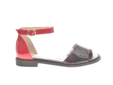 Płaskie sandały lakierowane W20-66012-2 Black r.39