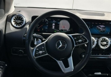 Mercedes GLA II Off-roader Plug-In 1.3 250 e 218KM 2022 Mercedes-Benz GLA Plug-In Panorama Keyless Led Parktronic Grzane fote, zdjęcie 10