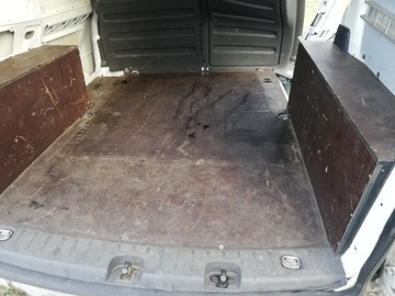 VW Caddy Furgon podłoga PAKI 12rok