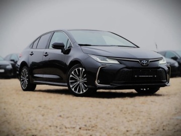 Toyota Corolla XII Sedan Facelifting 1.8 Hybrid 140KM 2023 Toyota Corolla Corolla 1.8 Hybrid StyleGwarancjaSalon Polska drugi komplet