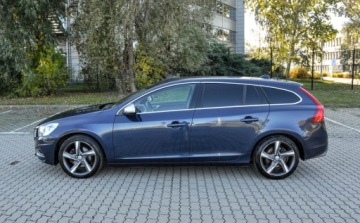 Volvo V60 I Kombi 2.0 D3 163KM 2011 Volvo V60 2,0d 163KM Bezwypadkowy R-Design 2.0 Diesel 163KM, zdjęcie 1